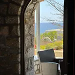 Mani Sea View Beachfront House *