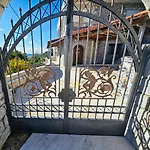 5Bd Sea View Beachfront House Semi Private Beach Holiday home Vathia