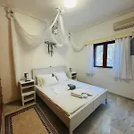 Hébergement de vacances 5bd Sea View Beachfront House Semi Private Vathia