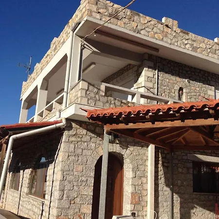 Vakantiehuis Mani Sea View Beachfront House *