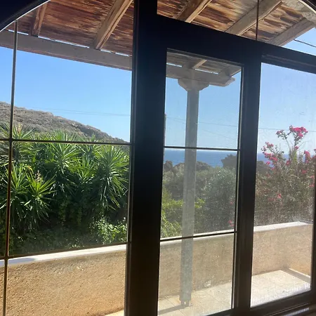 Mani Sea View Beachfront House