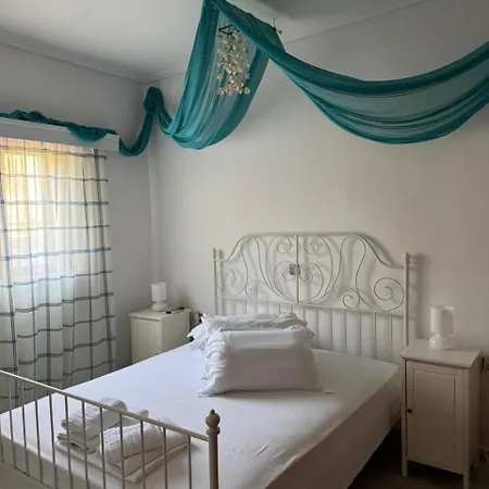 Vakantiehuis Mani Sea View Beachfront House