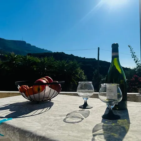 5bd Sea View Beachfront House Semi Private Hébergement de vacances Vathia