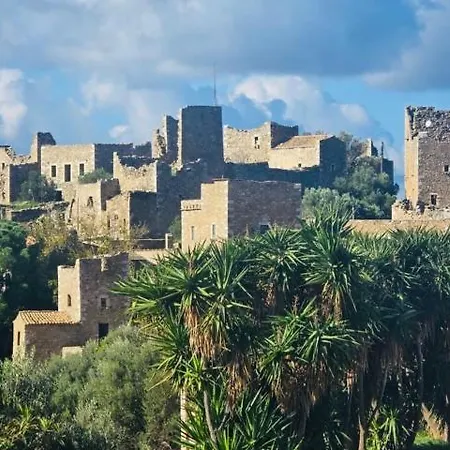 Mani Sea View Beachfront House *