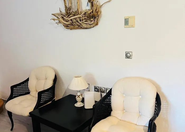 Дом отдыха Mani Sea View Beachfront House