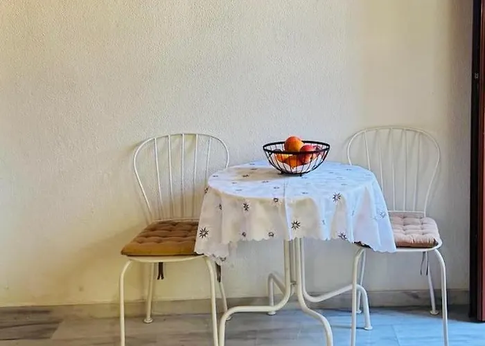 Feriehus Mani Sea View Beachfront House