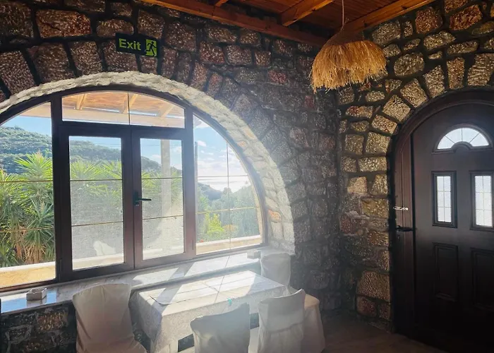 Дом отдыха Mani Sea View Beachfront House Ватхия